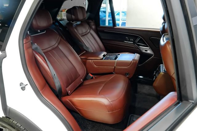 Used 2025 Land Rover Range Rover Long Wheelbase Autobiography AWD/4WD image 40