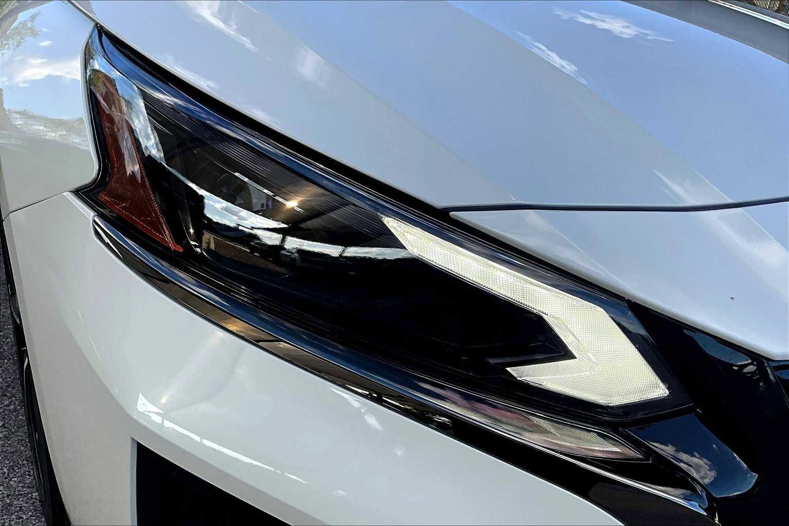 New 2025 Nissan Altima 2.5 SR image 18