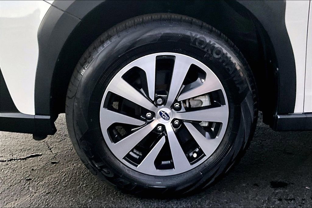 Used 2024 Subaru Outback Premium image 32