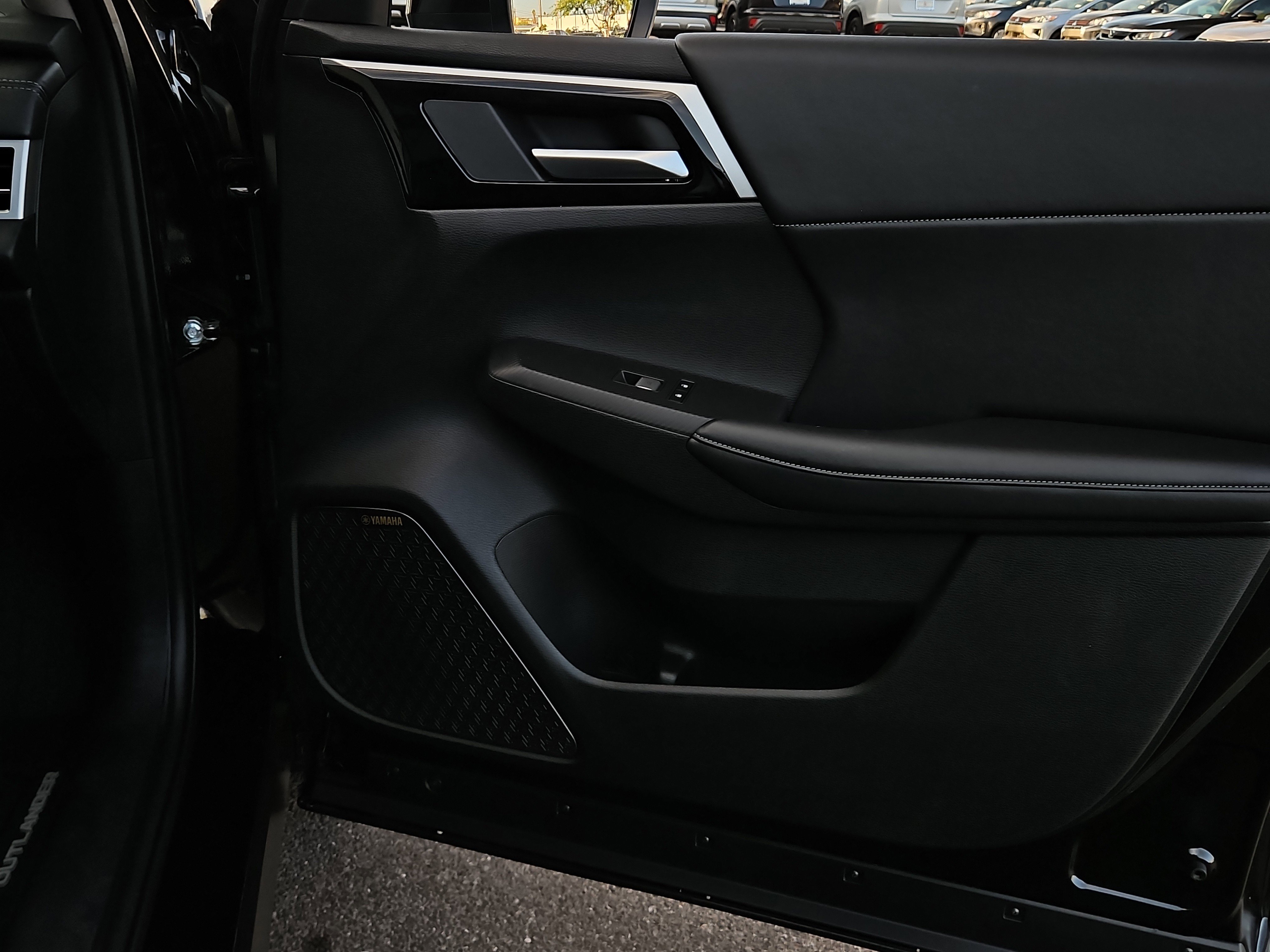 New 2025 Mitsubishi Outlander SE image 24
