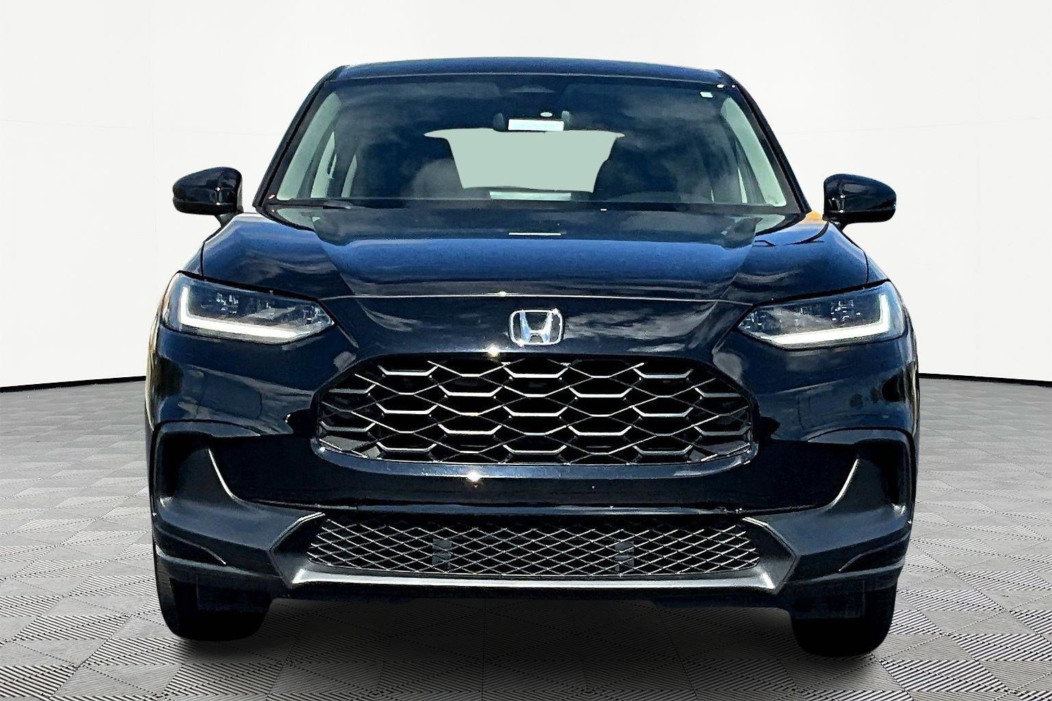 Used 2023 Honda HR-V LX image 2