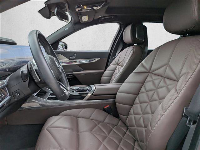 Certified 2025 BMW 740i w/ Premium Package RWD image 10