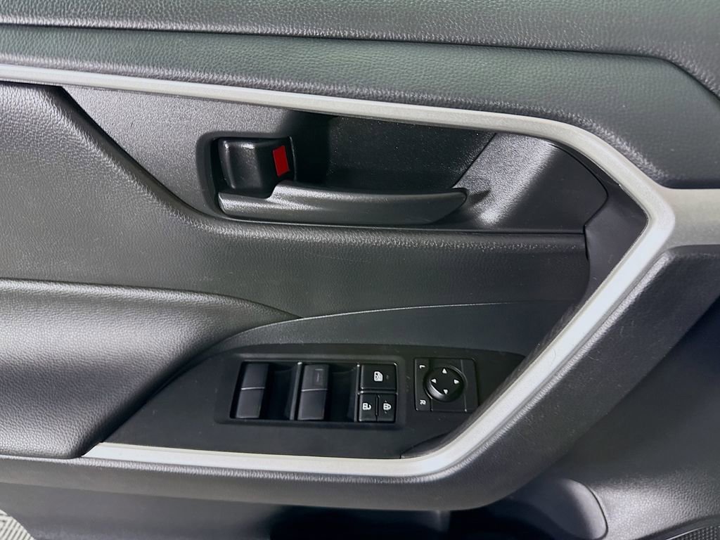 Certified 2021 Toyota RAV4 LE image 22