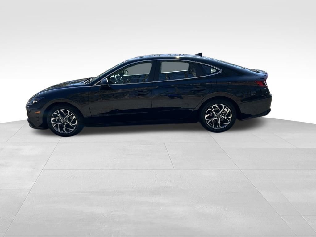 Used 2022 Hyundai Sonata SEL w/ Preferred Accessory Package image 2