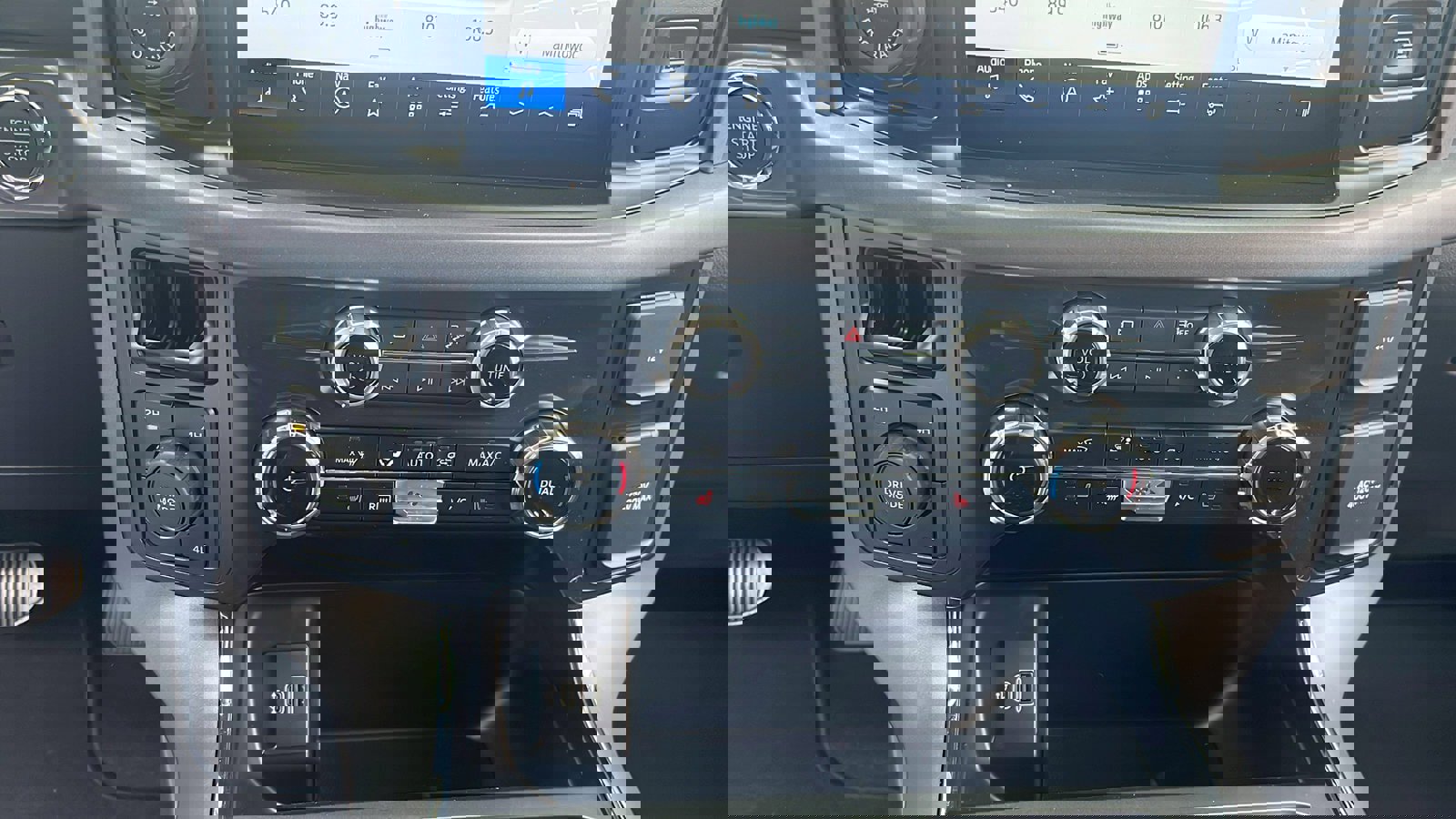 New 2025 Ford F150 XLT w/ Equipment Group 302A MID image 25