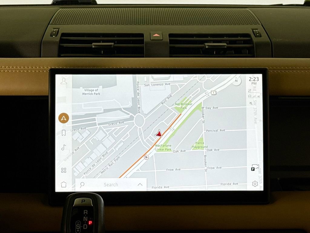 Used 2025 Land Rover Defender 110 S image 24