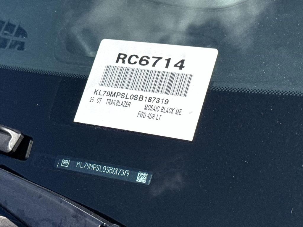 Used 2025 Chevrolet TrailBlazer LT FWD image 30