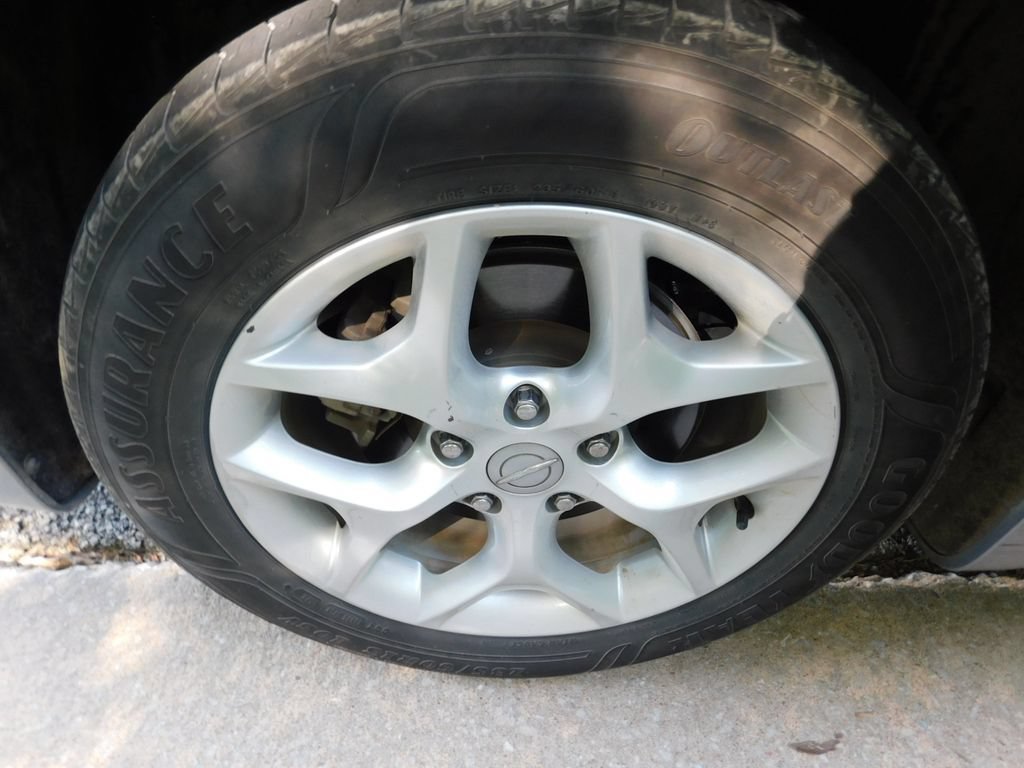 Used 2017 Chrysler Pacifica Touring-L w/ Tire & Wheel Group FWD image 7
