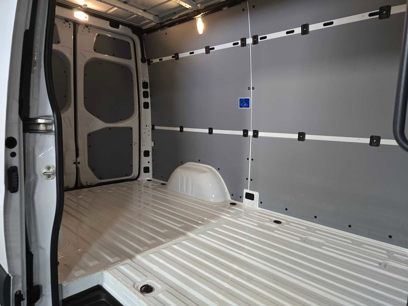 Used 2025 Mercedes-Benz Sprinter 2500 image 17