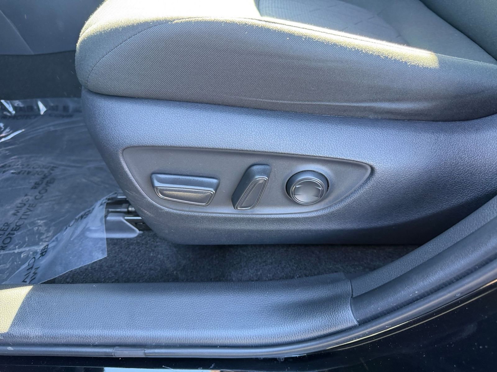 Used 2025 Toyota RAV4 XLE image 23