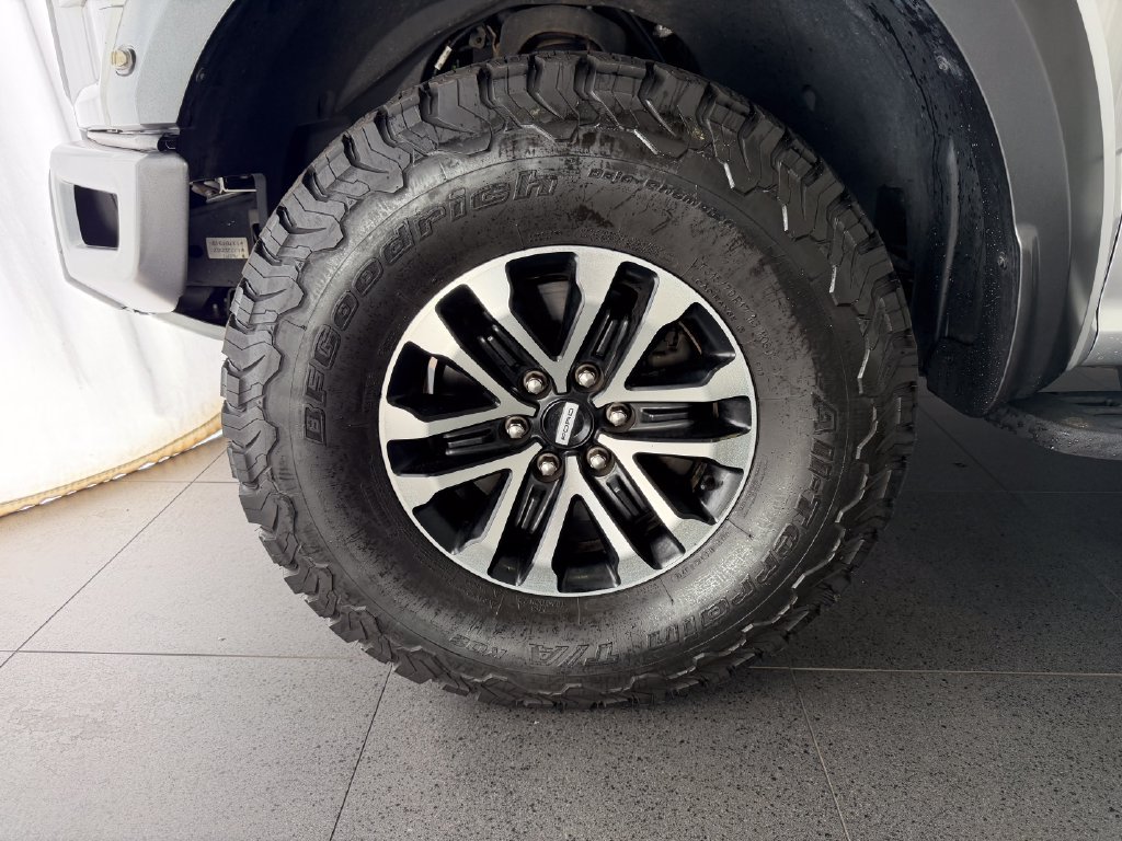 Used 2019 Ford F150 Raptor w/ Equipment Group 802A Luxury AWD/4WD image 9