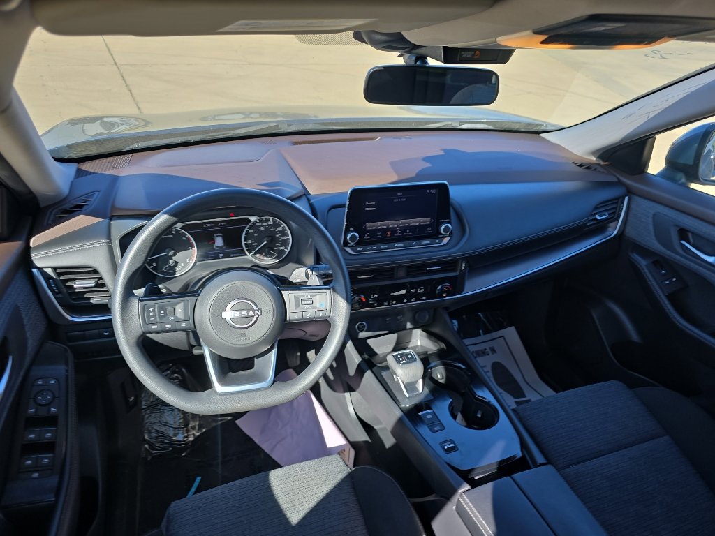 Used 2023 Nissan Rogue SV FWD image 9
