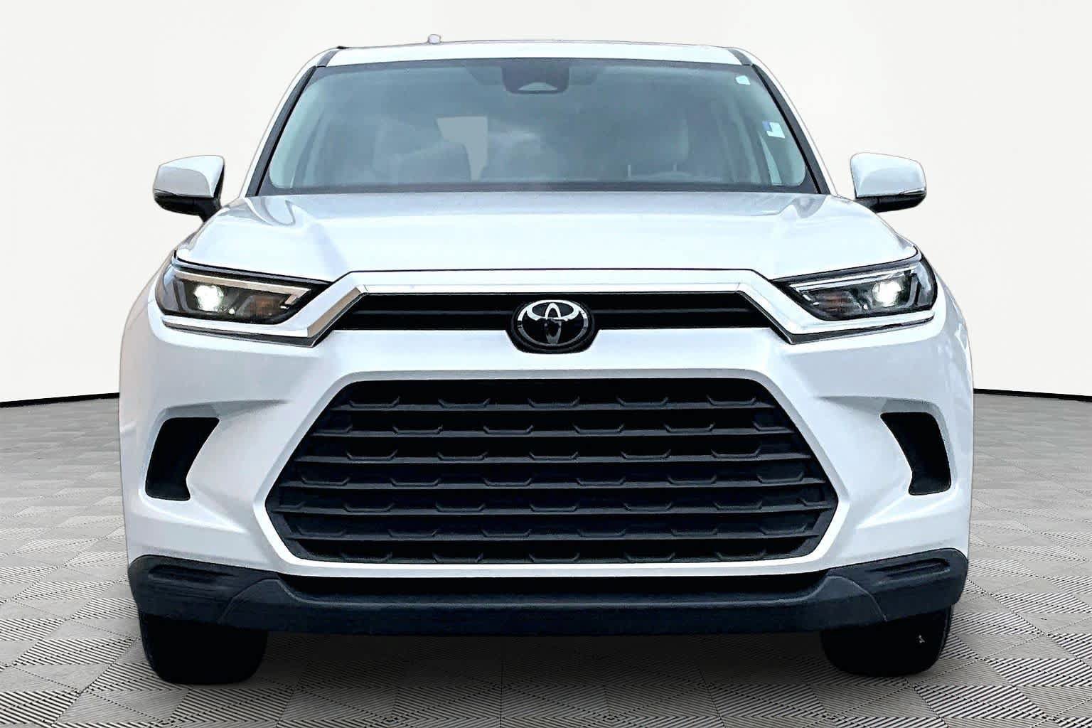 Certified 2025 Toyota Grand Highlander FWD image 4