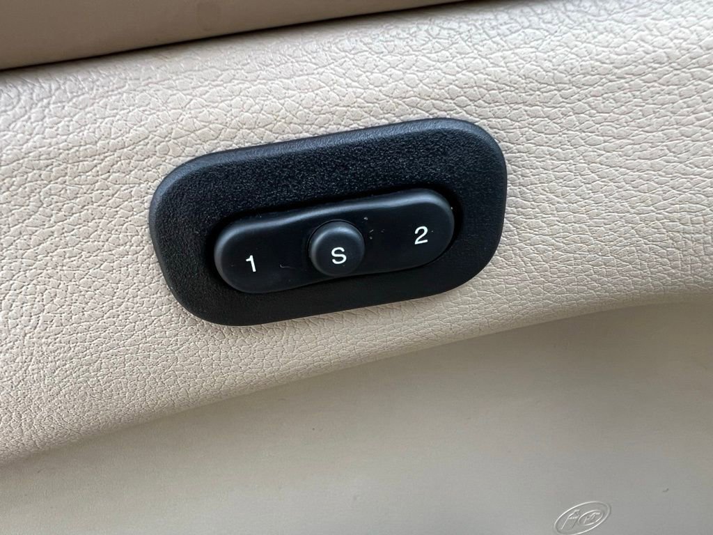 Used 2020 Jeep Grand Cherokee Overland image 27