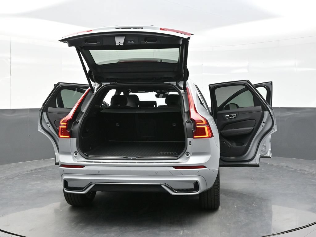 New 2026 Volvo XC60 B5 Ultra w/ Climate Package AWD/4WD image 44