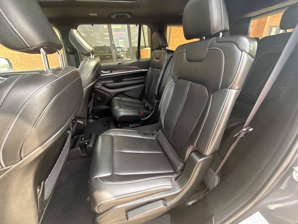 Used 2024 Jeep Grand Cherokee L Limited w/ Luxury Tech Group II AWD/4WD image 22