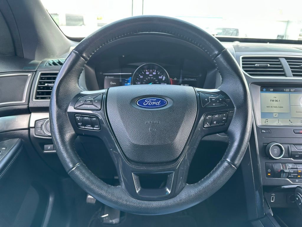 Used 2018 Ford Explorer XLT w/ Equipment Group 202A AWD/4WD image 30