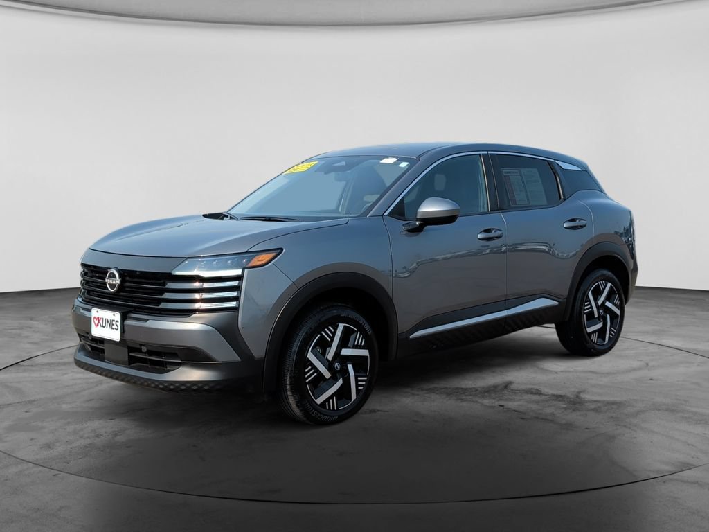 Used 2025 Nissan Kicks SV FWD image 3