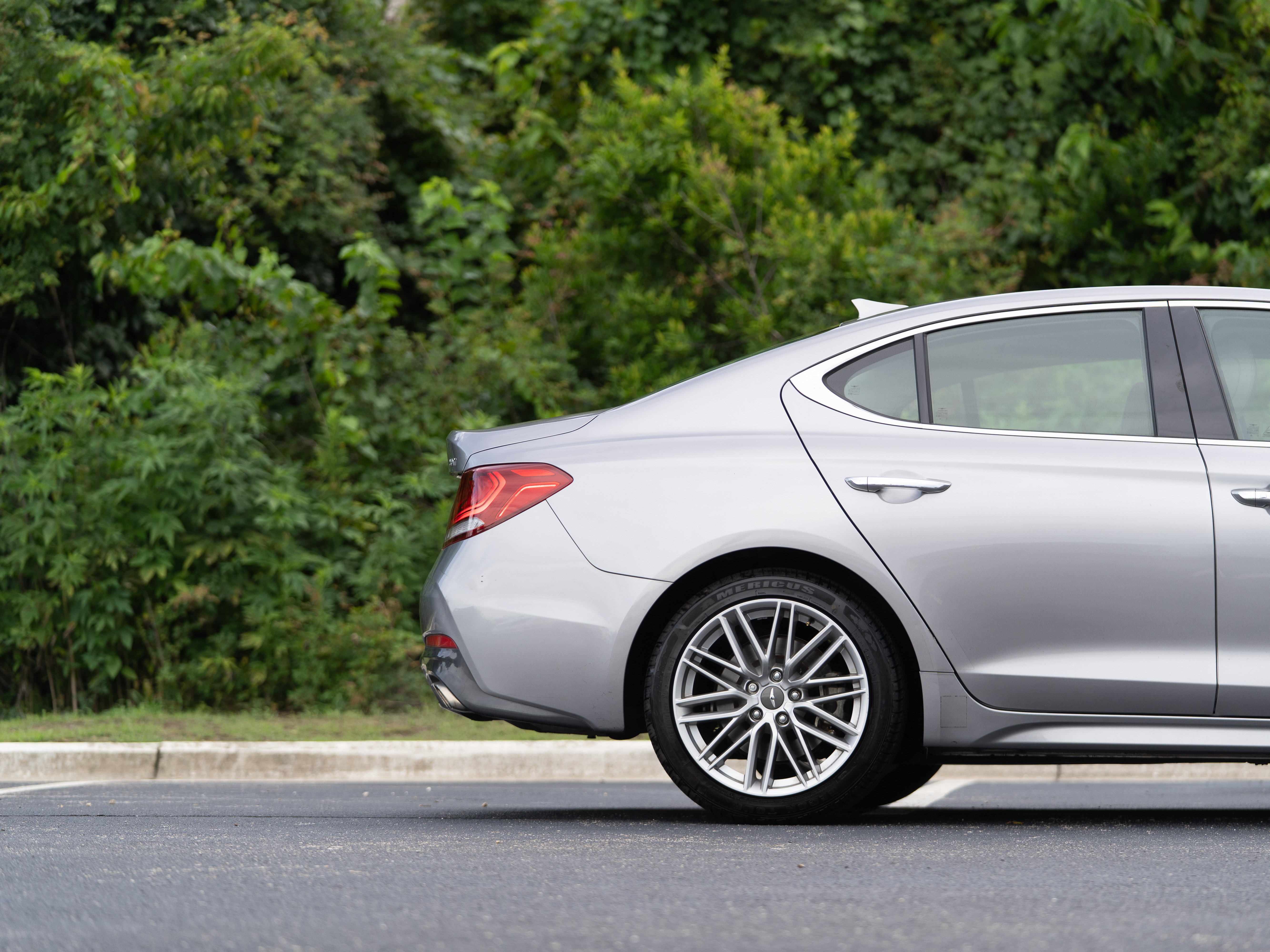 Used 2021 Genesis G70 2.0T RWD image 6