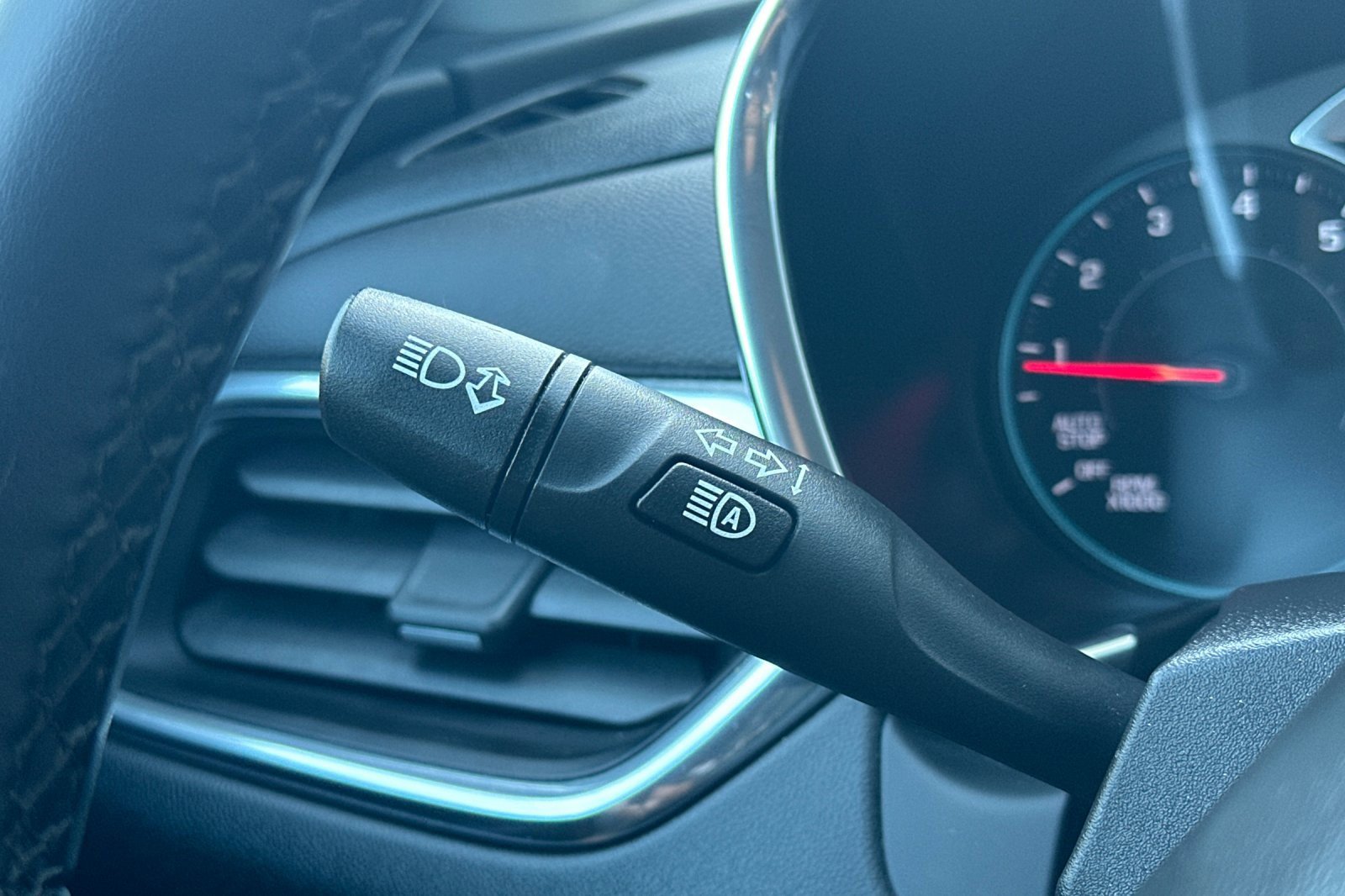 Used 2024 Chevrolet Equinox LT image 37