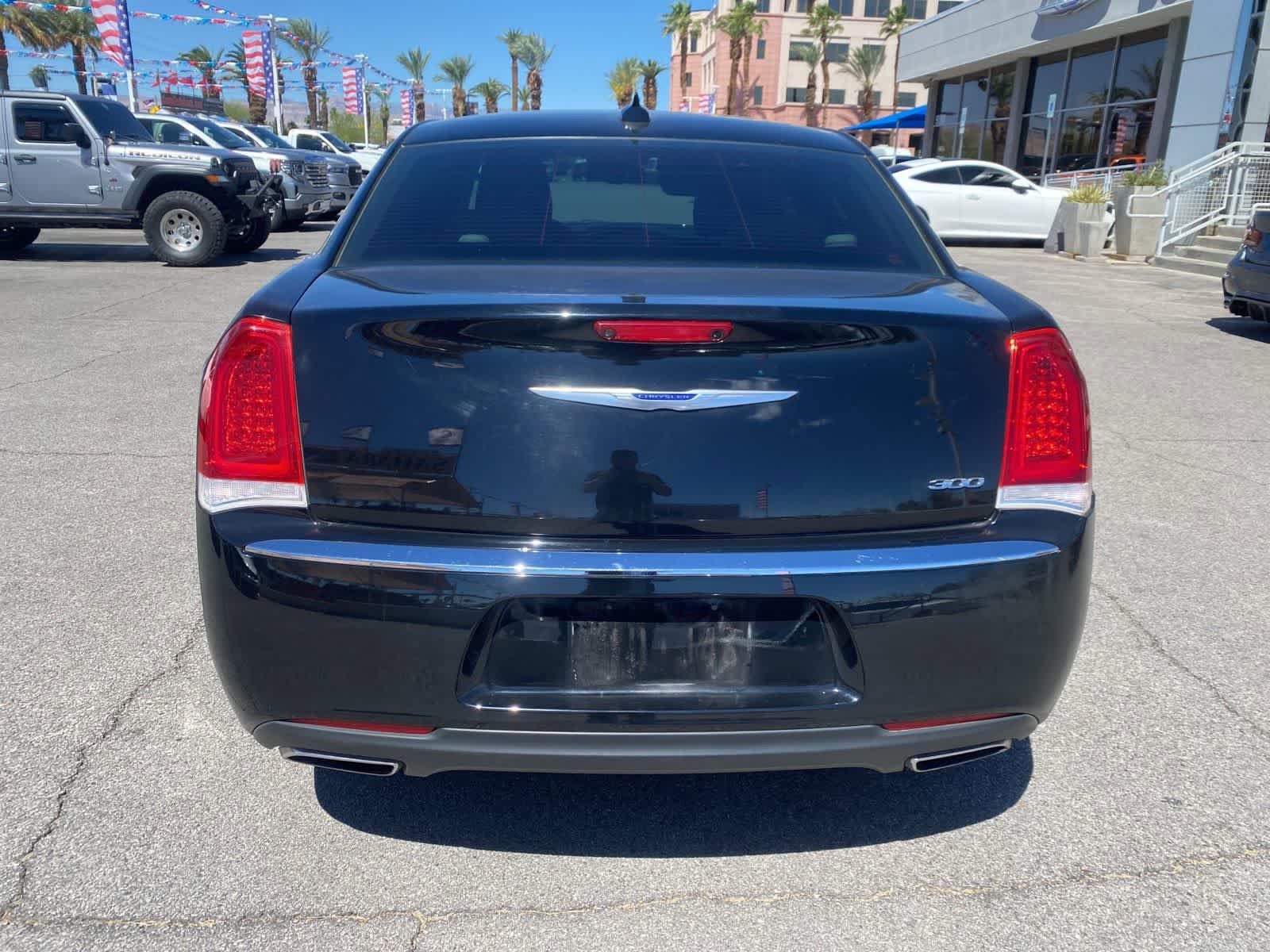 Used 2019 Chrysler 300 Touring RWD image 6