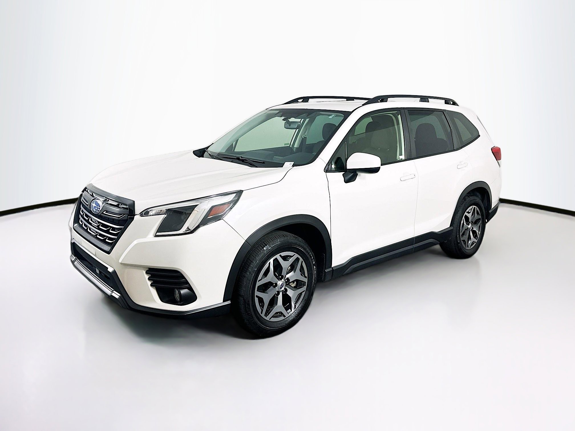 Used 2023 Subaru Forester Premium image 3