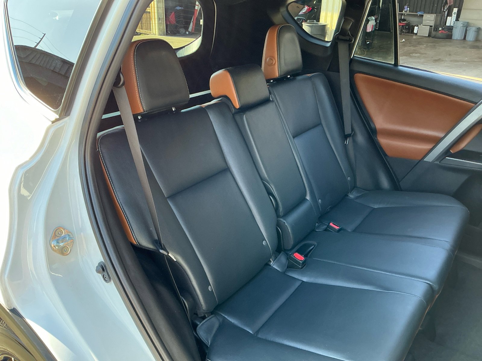 Used 2016 Toyota RAV4 SE w/ Advanced Technology Package image 20