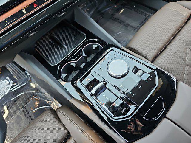 Used 2024 BMW 540i xDrive w/ Convenience Package image 25