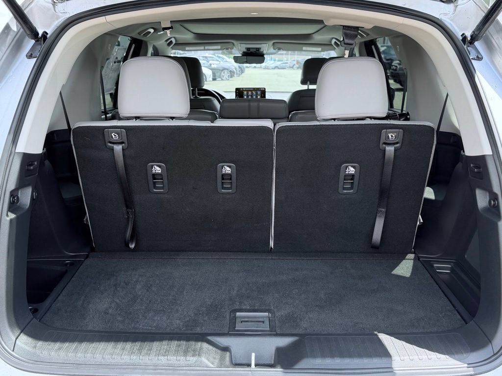 Used 2025 Honda Pilot Elite image 11