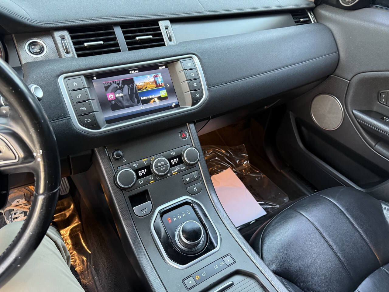 Used 2018 Land Rover Range Rover Evoque SE image 21