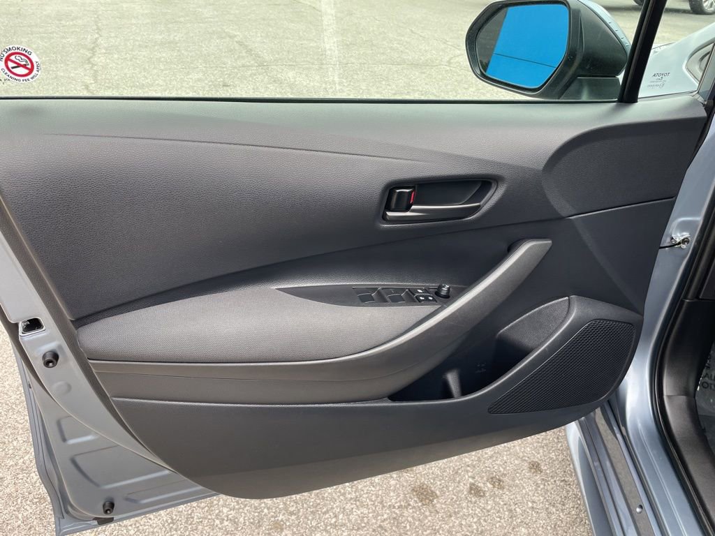 Used 2025 Toyota Corolla LE image 5
