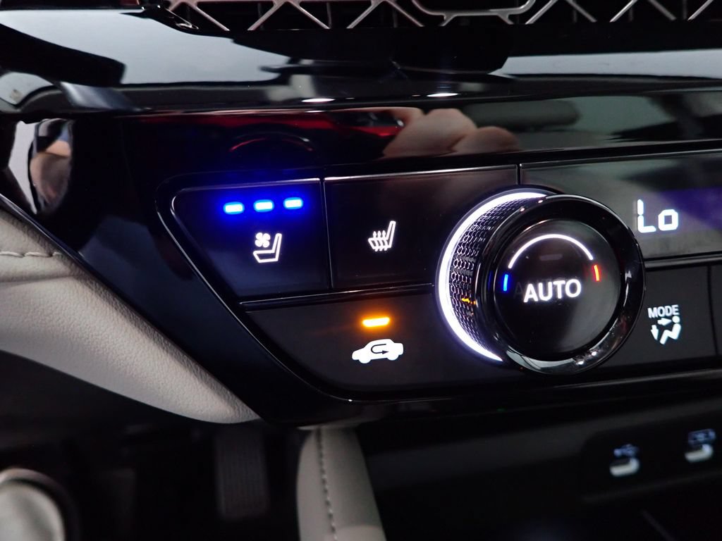 Used 2024 Honda Accord Touring image 9
