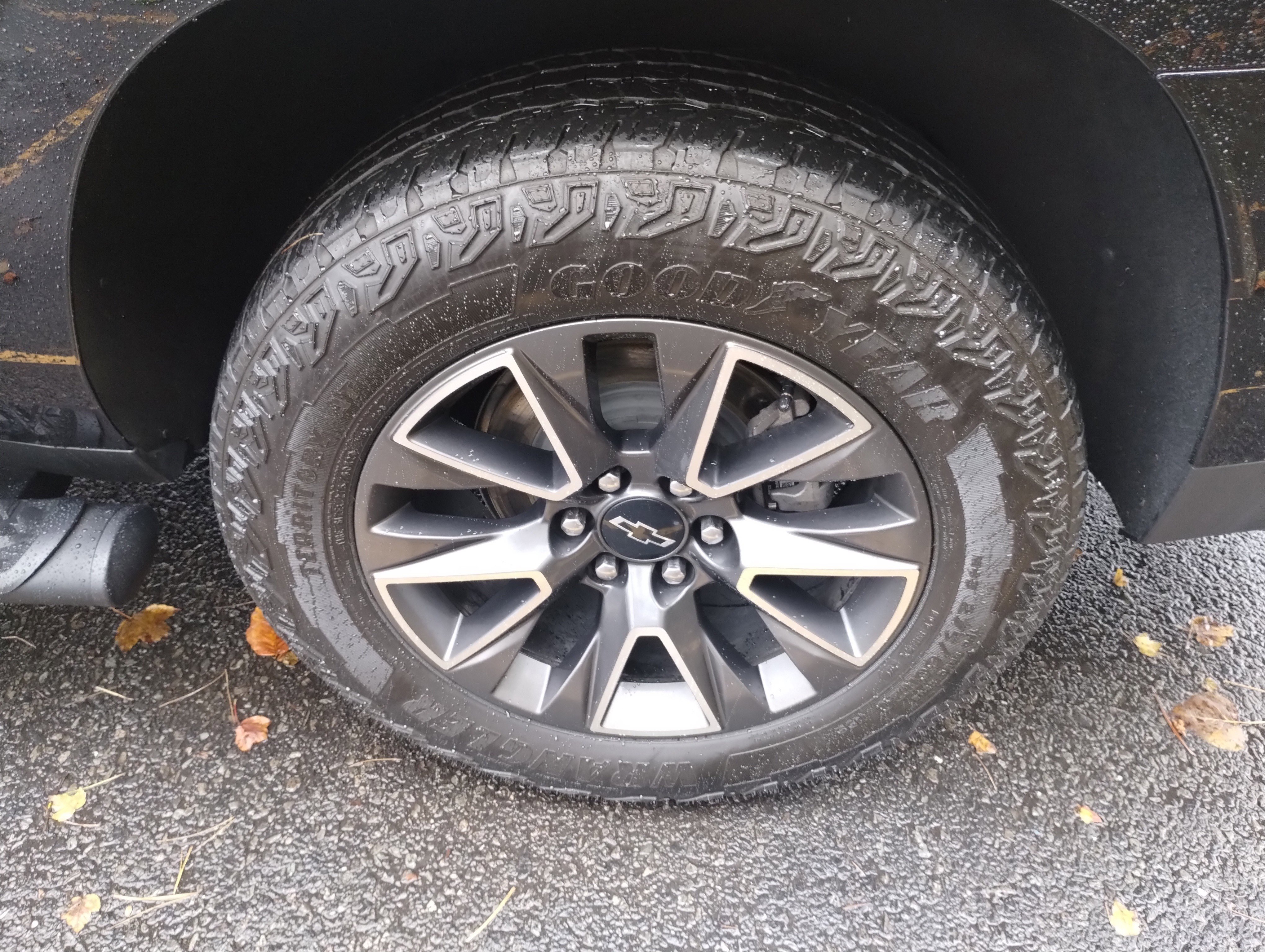 Used 2023 Chevrolet Suburban Z71 w/ Luxury Package image 23