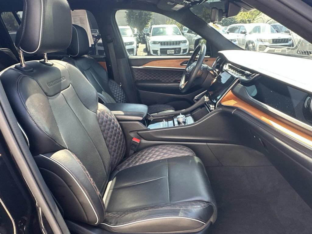 Used 2023 Jeep Grand Cherokee L Summit AWD/4WD image 14