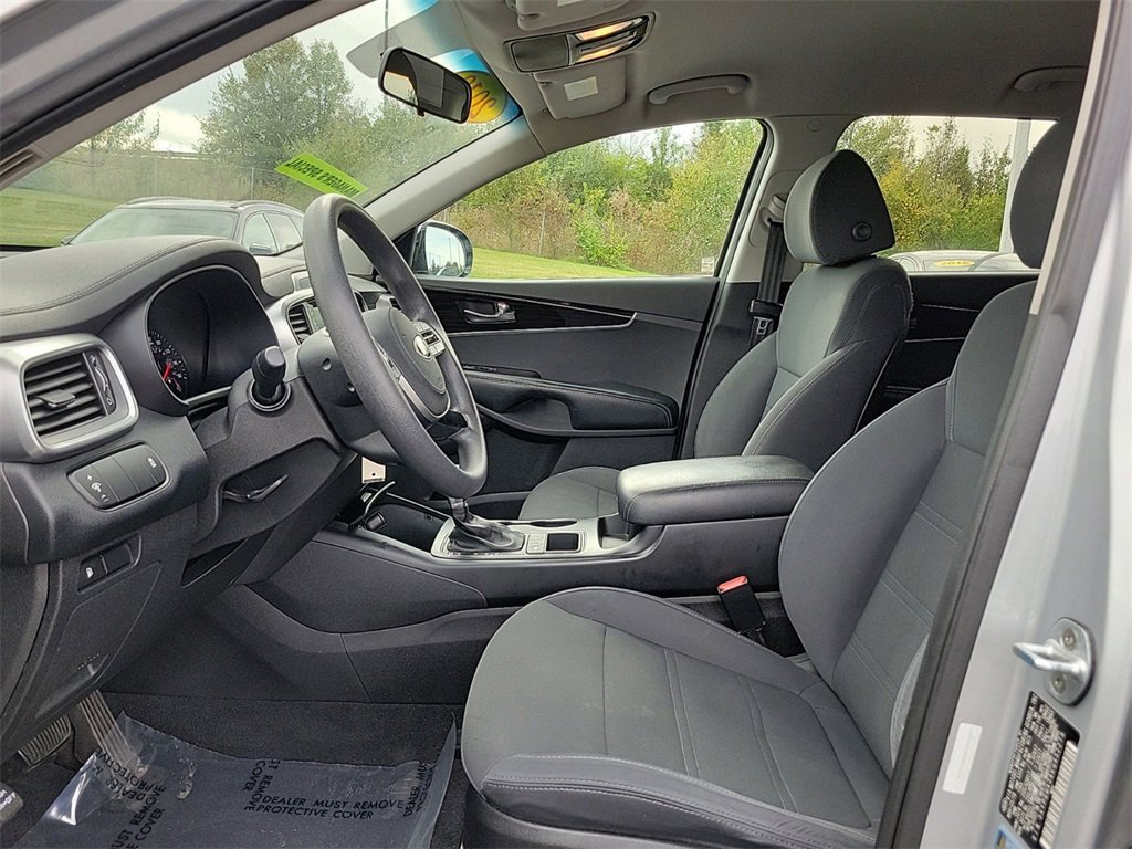 Used 2019 Kia Sorento L image 15