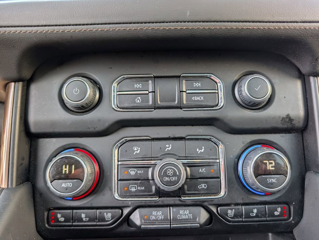 Used 2023 Chevrolet Suburban High Country image 15