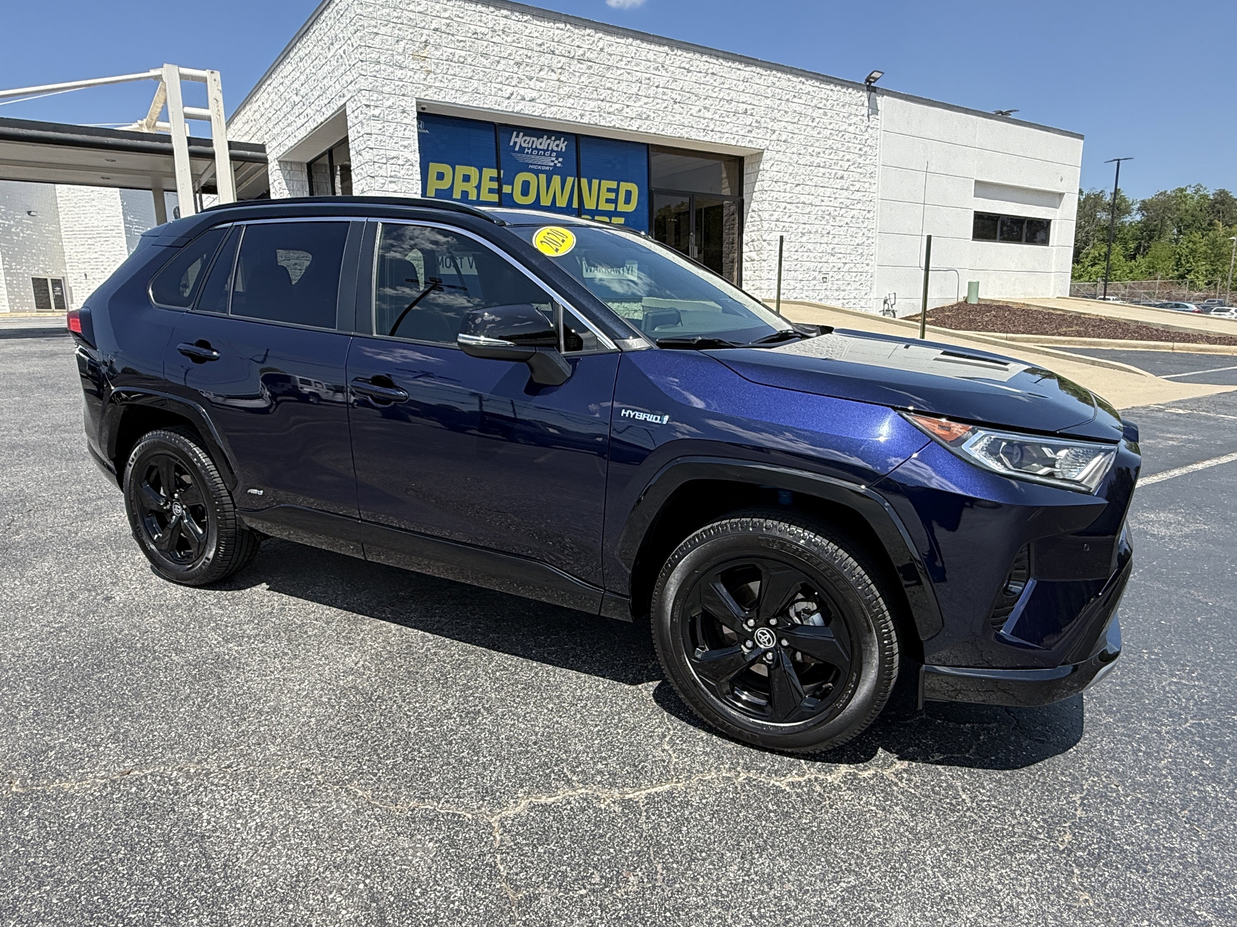 Used 2020 Toyota RAV4 XSE AWD/4WD image 2