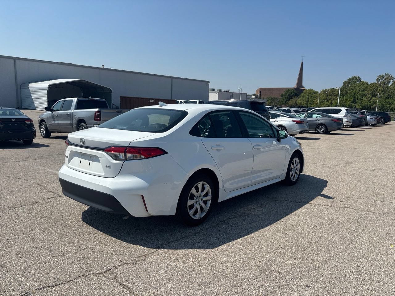Used 2024 Toyota Corolla LE FWD image 4