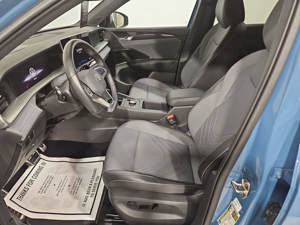 Certified 2025 Volkswagen Tiguan SE R-Line AWD/4WD image 11