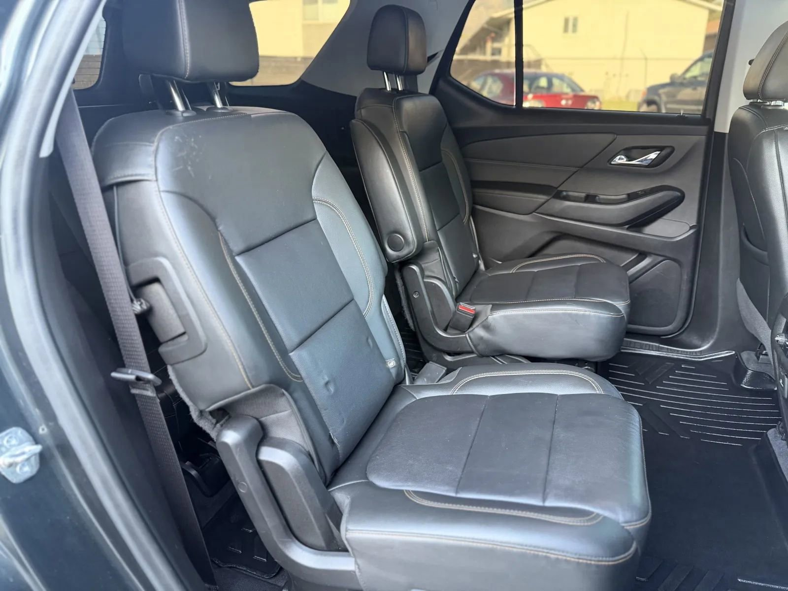 Used 2019 Chevrolet Traverse LT w/ LT Premium Package AWD/4WD image 19