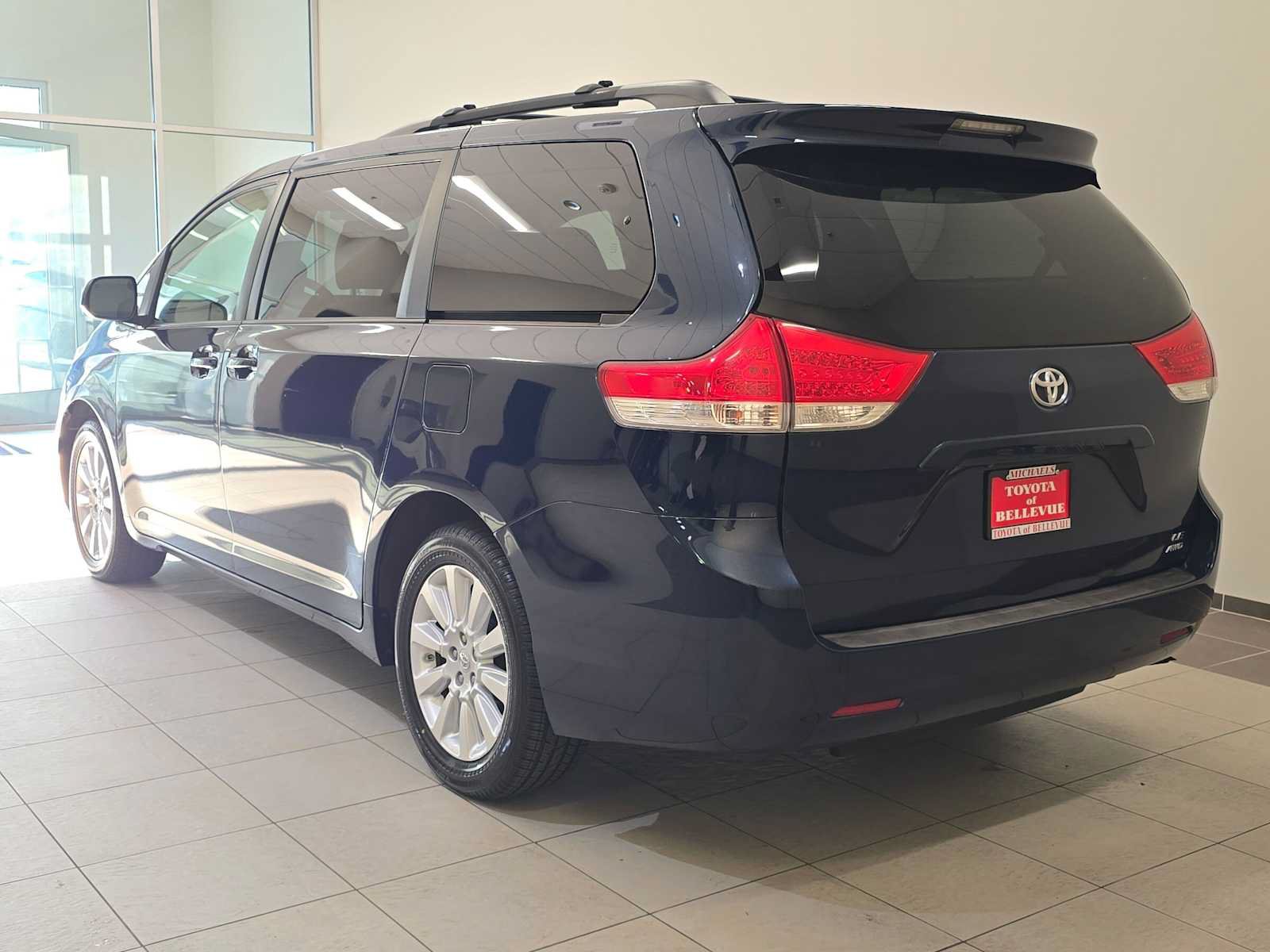 Used 2011 Toyota Sienna LE w/ Towing Pkg AWD/4WD image 4
