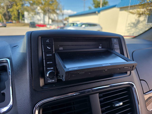 Used 2020 Dodge Grand Caravan SXT image 22