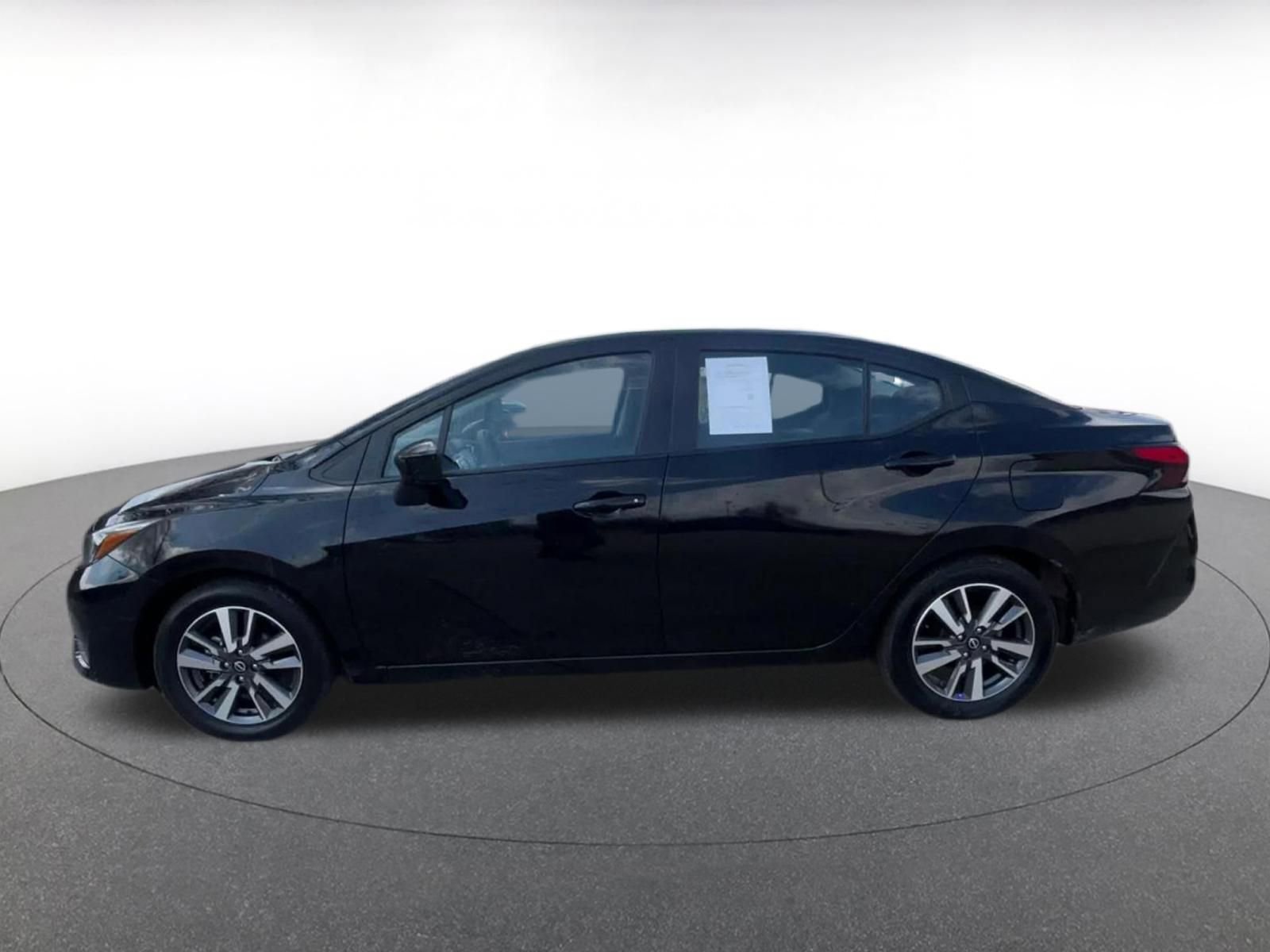 Used 2025 Nissan Versa SV FWD image 9