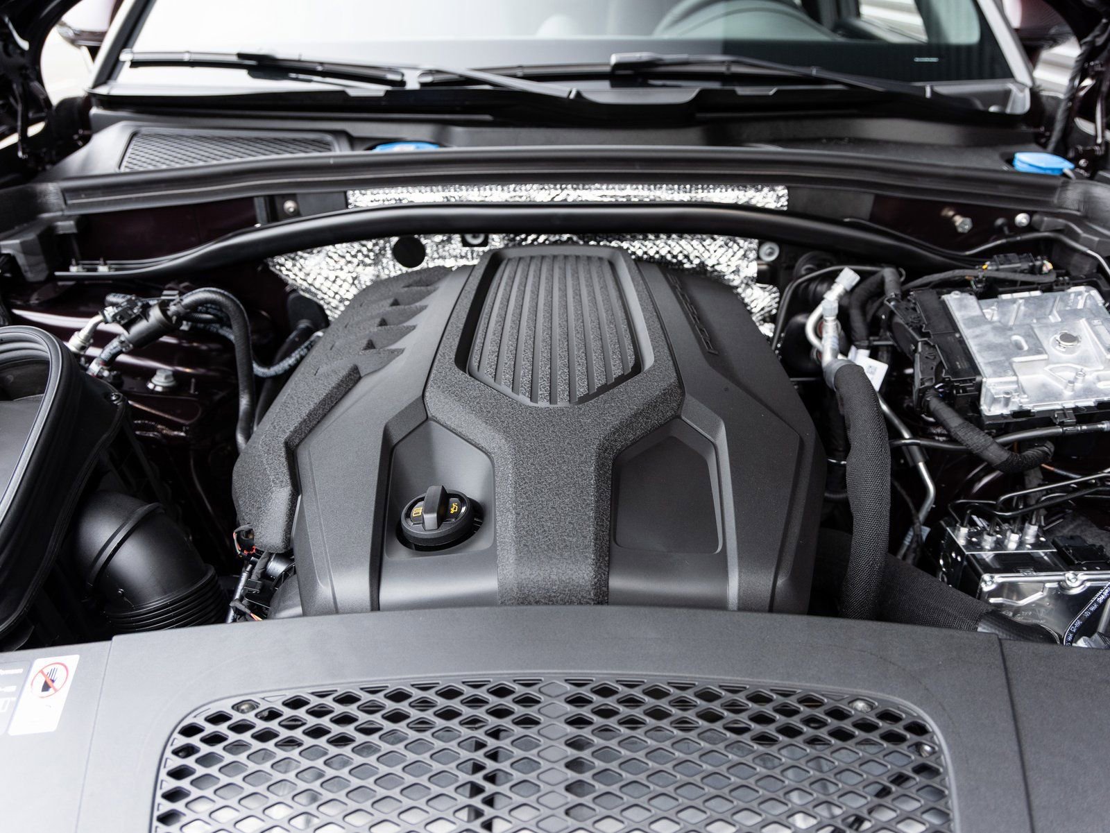 Certified 2026 Porsche Macan AWD/4WD image 36