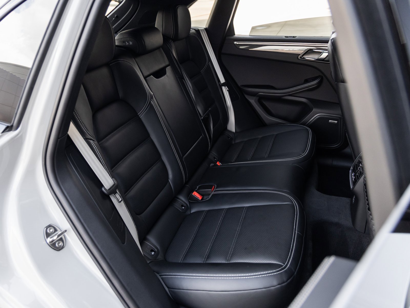 New 2026 Porsche Macan GTS image 43