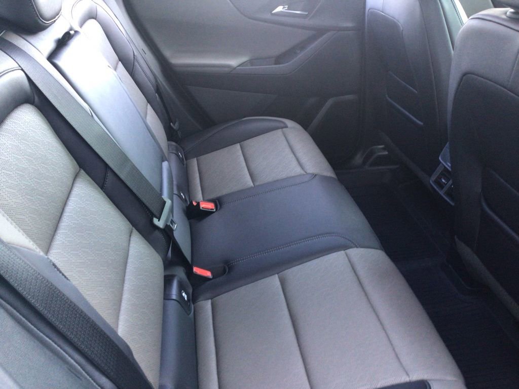 New 2026 Chevrolet Equinox LT w/ Convenience Package II image 16