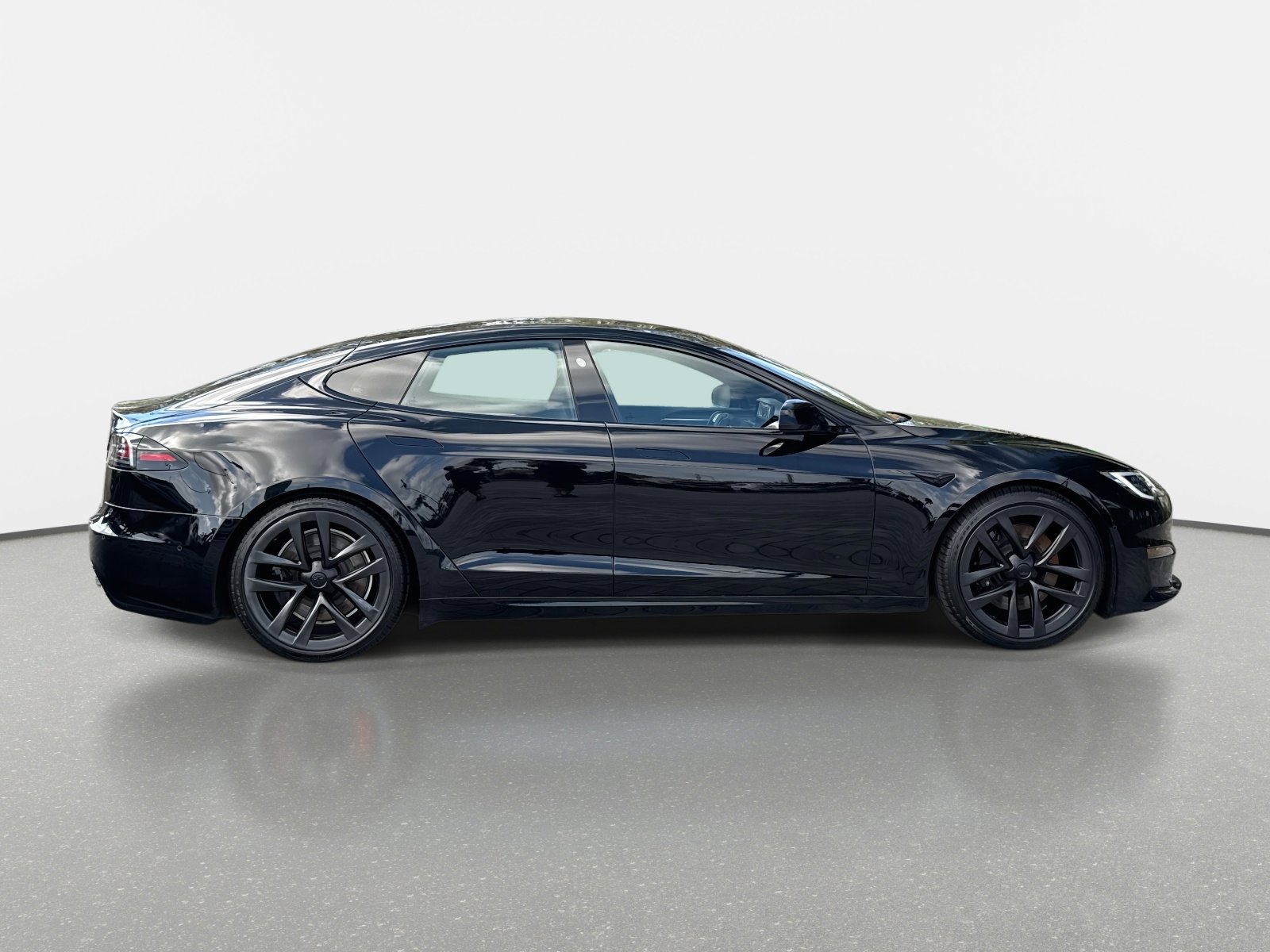 Used 2023 Tesla Model S image 2