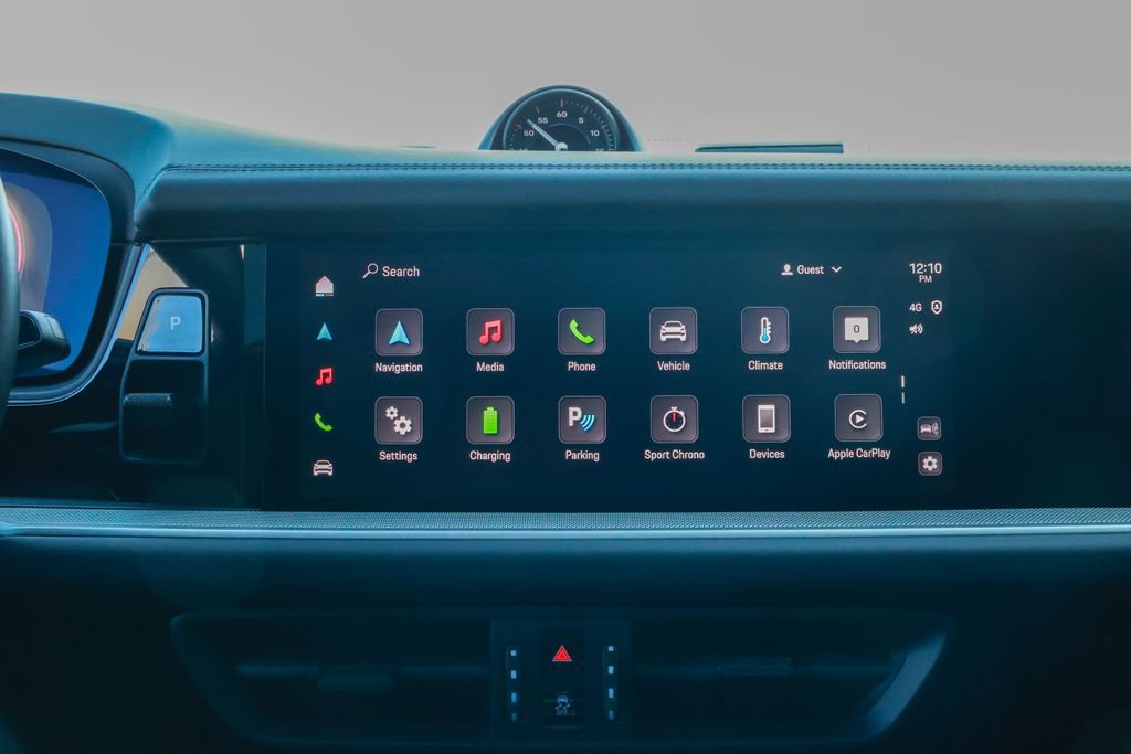 Certified 2025 Porsche Cayenne E-Hybrid Coupe image 37