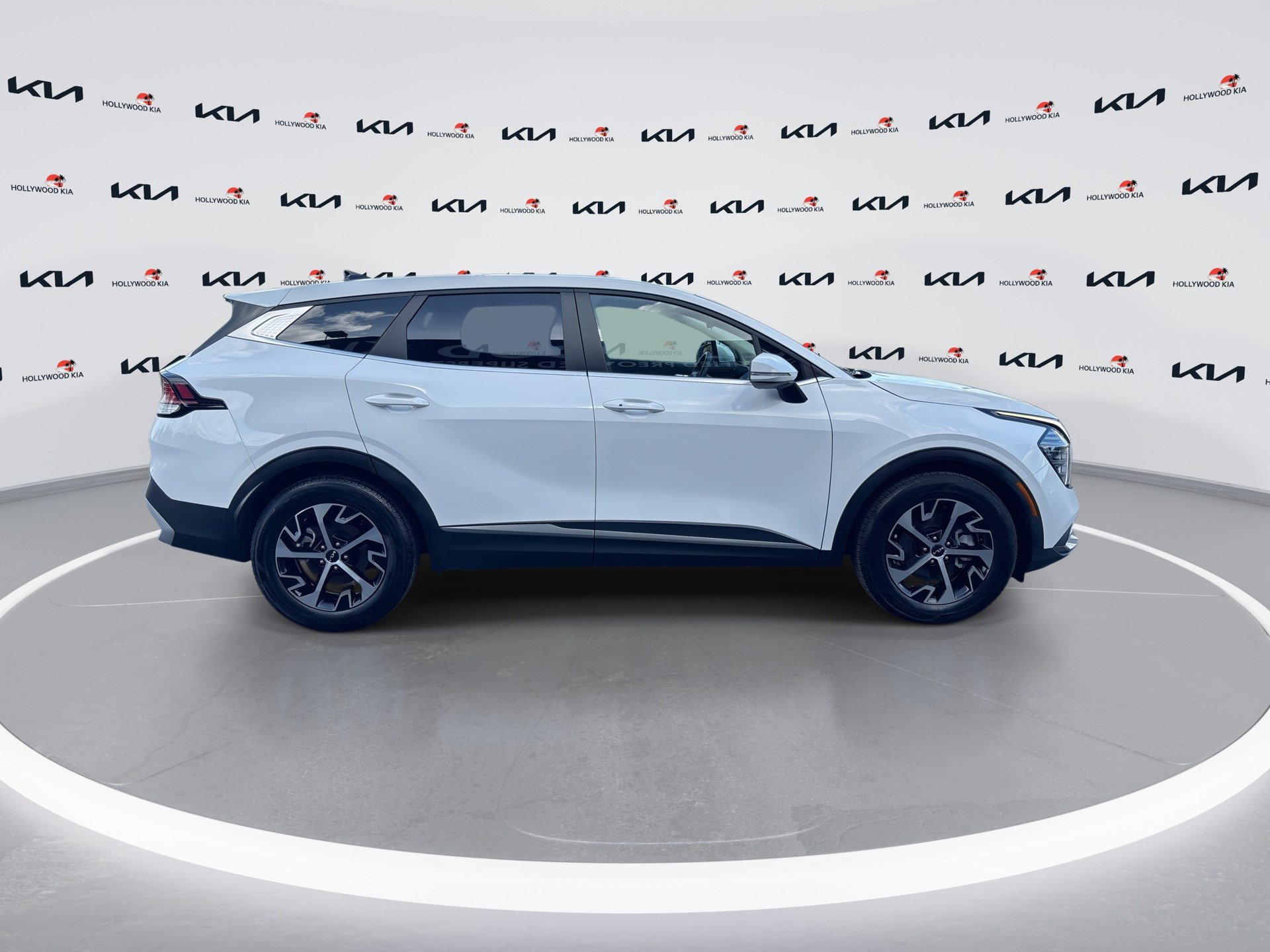 Used 2024 Kia Sportage EX FWD image 9