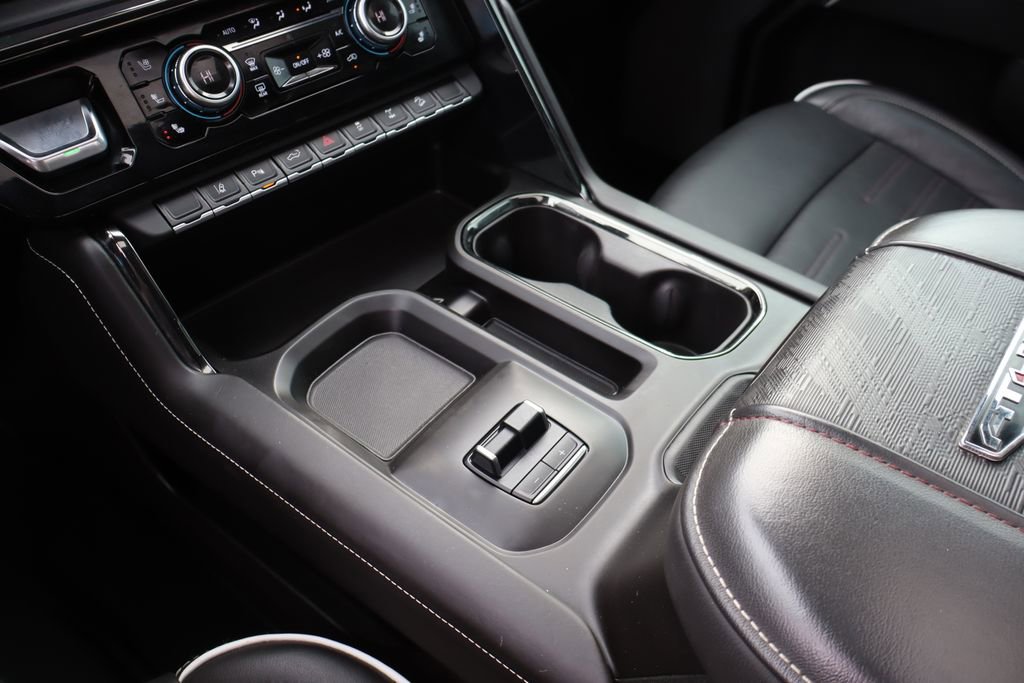 Used 2024 GMC Sierra 2500 AT4X image 32